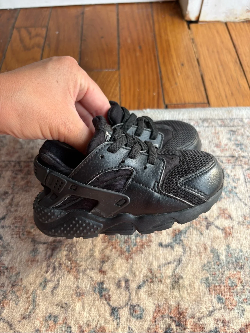 7c Nike Toddler Huarache Slip On All Black Sneakers
